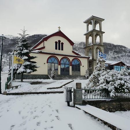 Krystal Hotel Krystallopigi Bagian luar foto