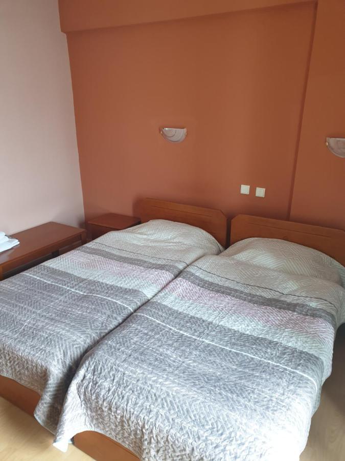 Krystal Hotel Krystallopigi Bagian luar foto
