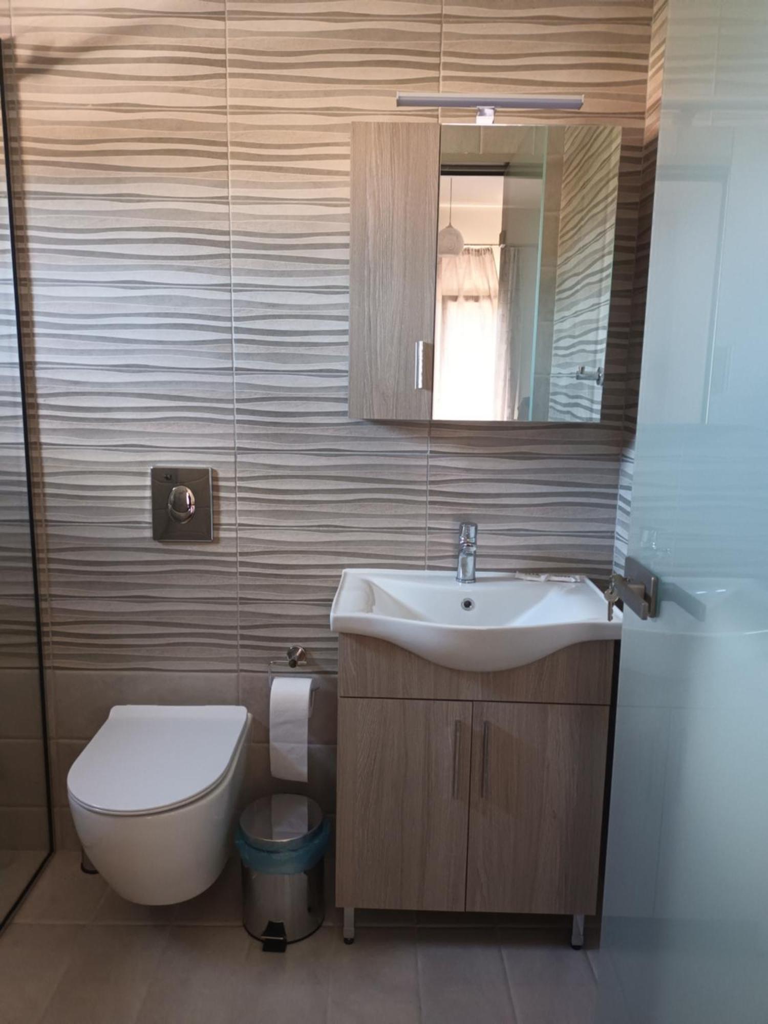 Krystal Hotel Krystallopigi Bagian luar foto