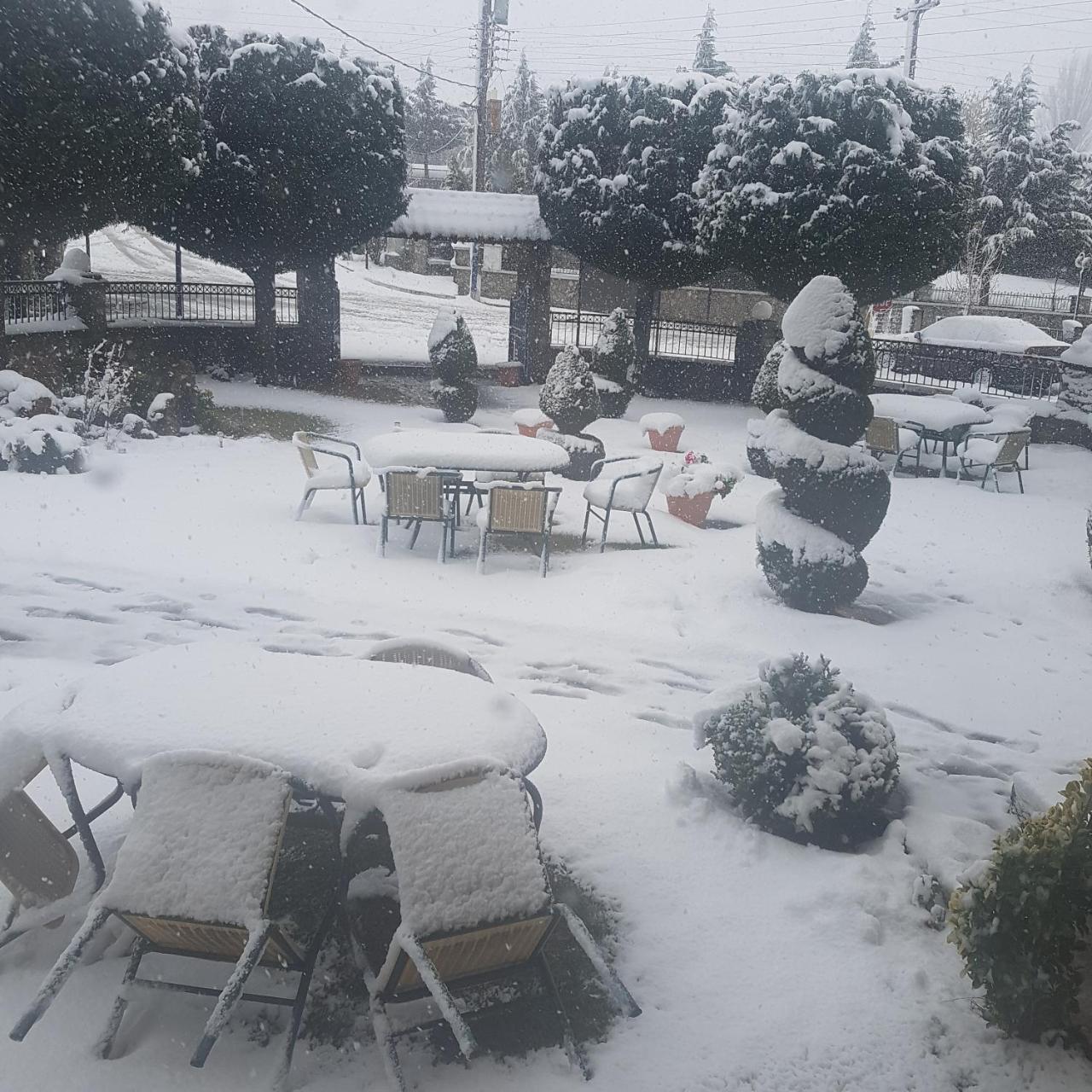 Krystal Hotel Krystallopigi Bagian luar foto
