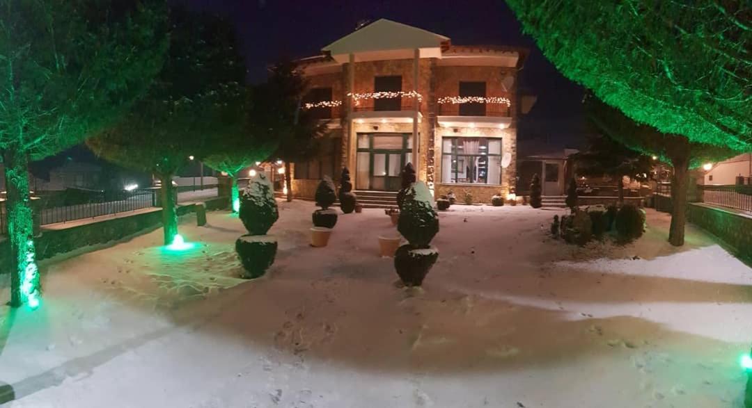 Krystal Hotel Krystallopigi Bagian luar foto